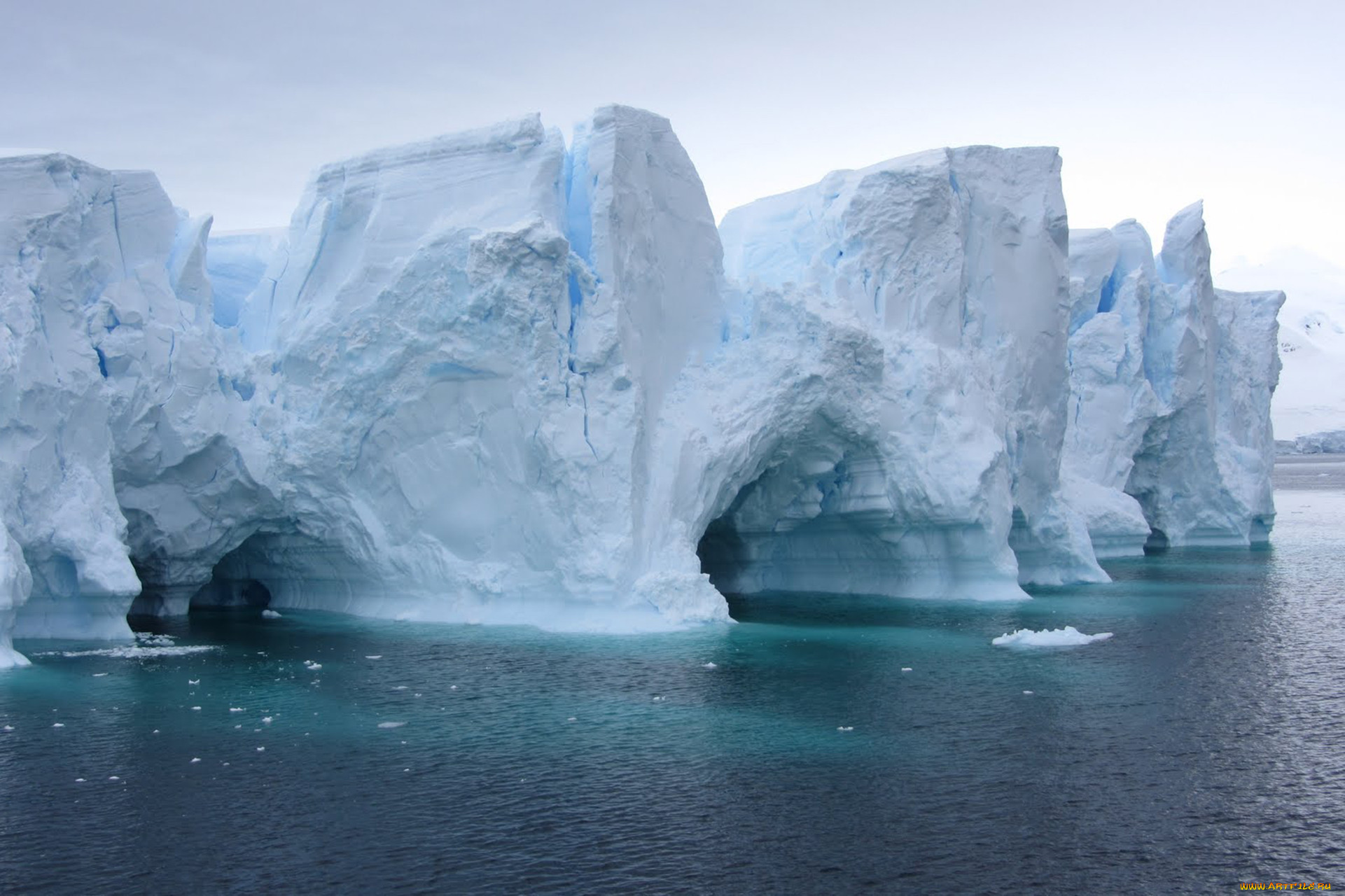 Ледник гидросфера. Вечная мерзлота в Антарктиде. Многолетняя мерзлота Антарктиды. Ледники Антарктиды. Гидросфера ледники.